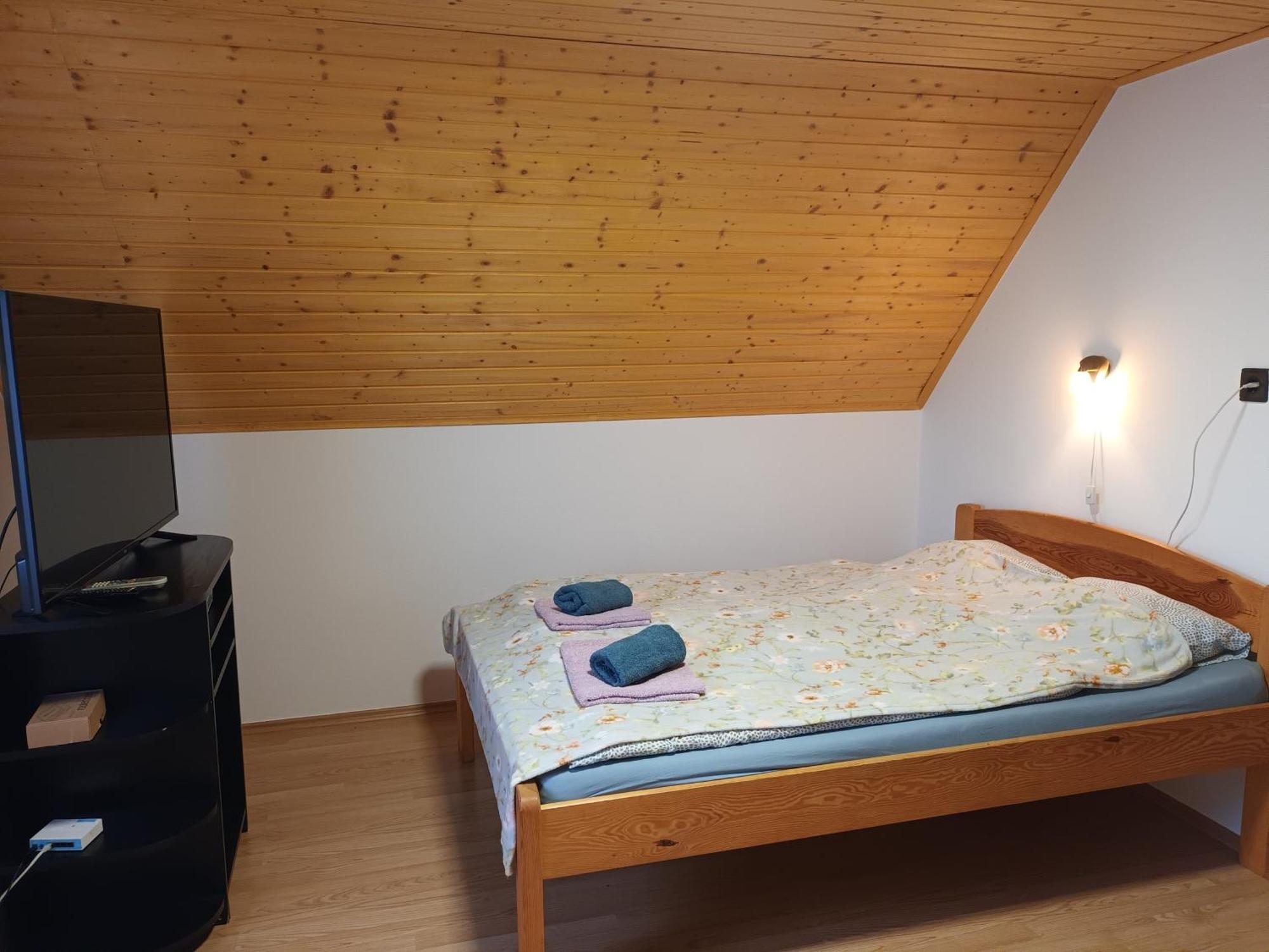 Keknefelejcs Vendeghaz Apartment Tapolca Bagian luar foto